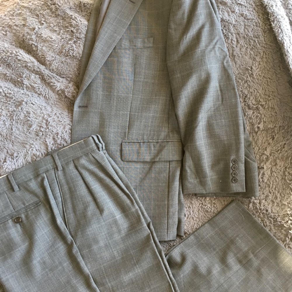 Lauren Ralph Lauren Grey Plaid Men’s Suit